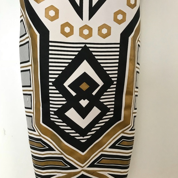 BEAUTIFUL UNIQUE DRESS - Picture 2 of 3